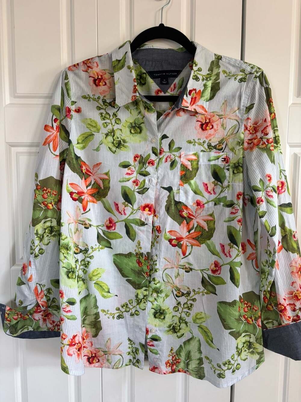Tommy Hilfiger Women's Floral Print Button-Down Long Sleeve Shirt